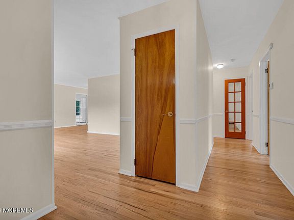 4th image of 117 Foxwood Terrace