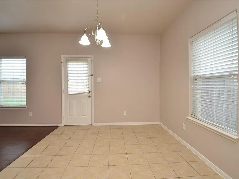 2707 Roaring Oaks Ln — Photo 21