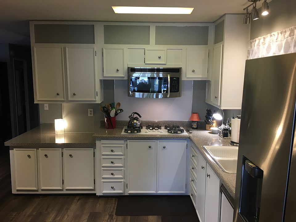 Large kitchen & new counters