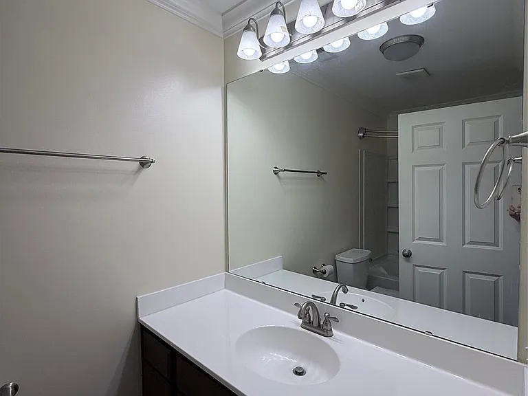 1416 River Dr — Photo 9
