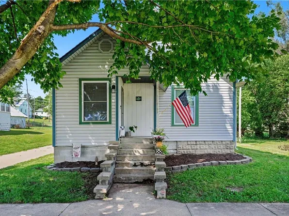 206 N 4th St, Fairfax, MO 64446