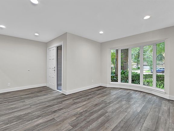 5th image of 1907 Hickory Creek Dr