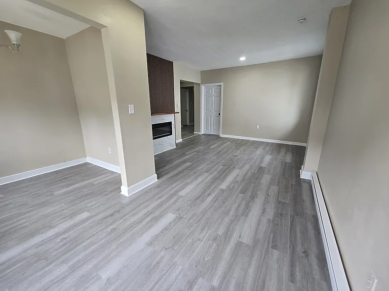 735 Main St #1 — Photo 4