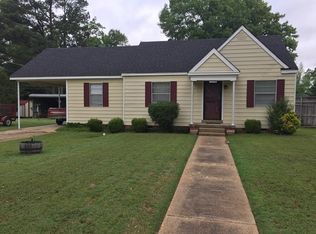 172 Batesville Dr, Batesville, MS 38606
