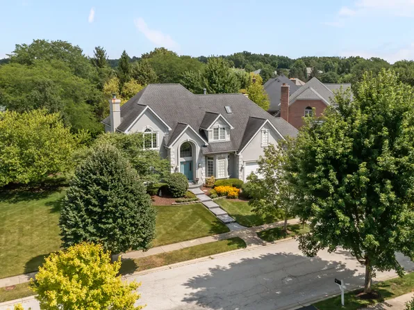 2506 Royal Saint Georges Ct, St Charles, IL 60174