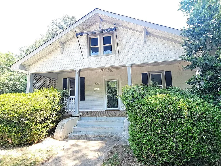 1422 Scales St — Photo 2