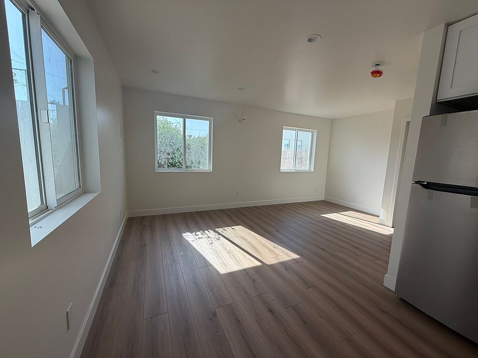 1st image of 245 Hurst Ave
