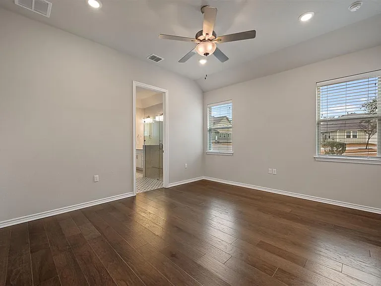 305 Bolivar Way #101 — Photo 19