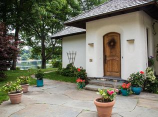 74 Brookfield Rd, Brimfield, MA 01010