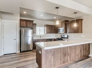 945 S Aspen Loop, Provo, UT 84606