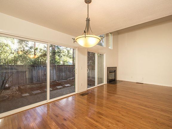 3rd image of 302 Northumberland Ave