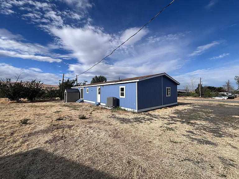 14670 McAuley Rd — Photo 2