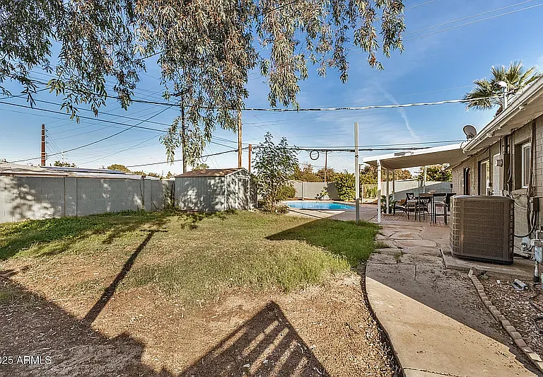 W Berridge Ln — Photo 32