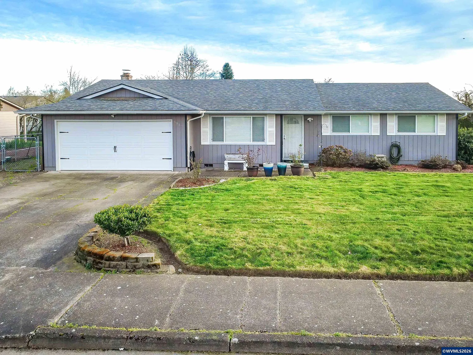 4912 Settlers Dr NE photo 1