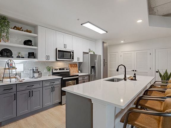 Elliston 23, Nashville, TN, Kitchen