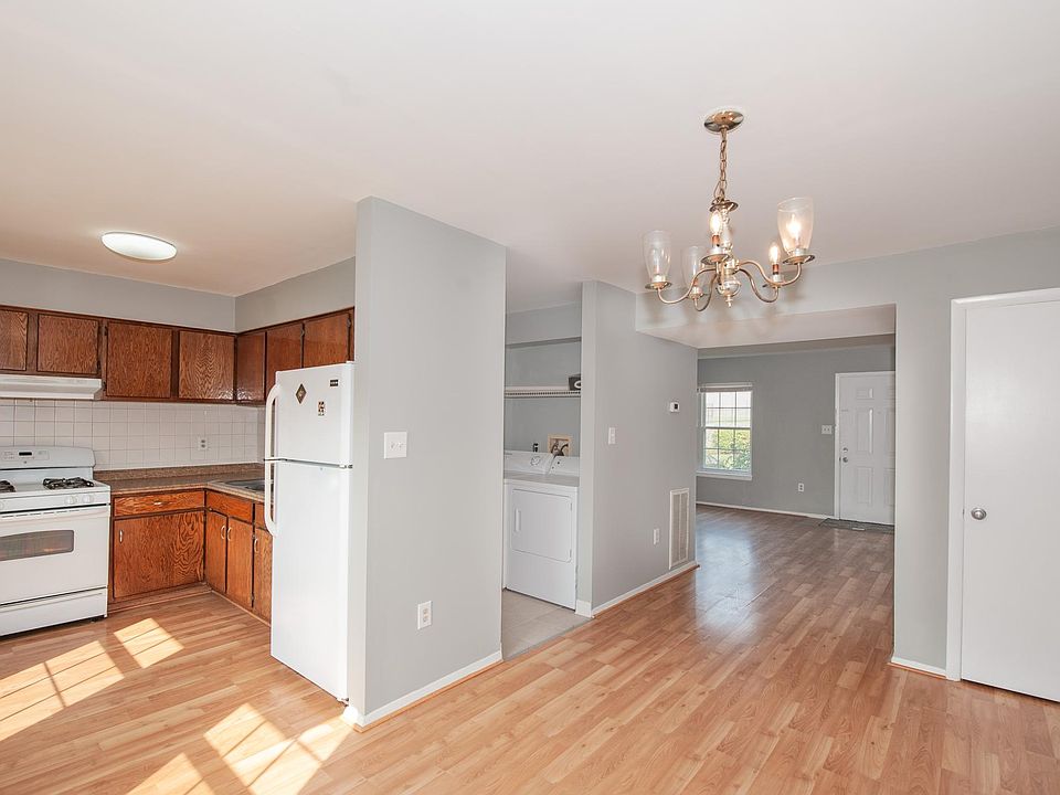 1st image of 9493 Linden Leaf Ct