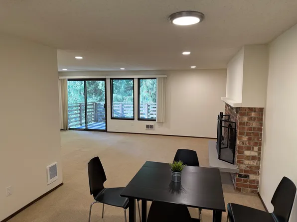 15620 8th Ave SW #4A, Seattle, WA 98166