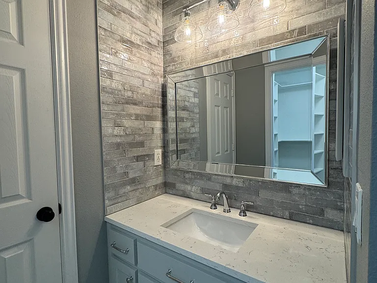 2920 Cromwell Way — Photo 36