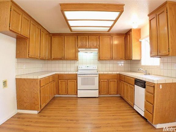 2nd image of 286 Timberwood Dr