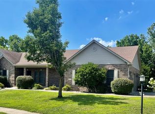 77 Woodcrest Dr, Bethalto, IL 62010