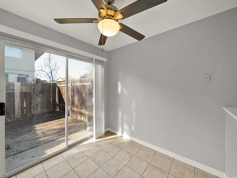 Heather Ridge Apartments — Photo 9