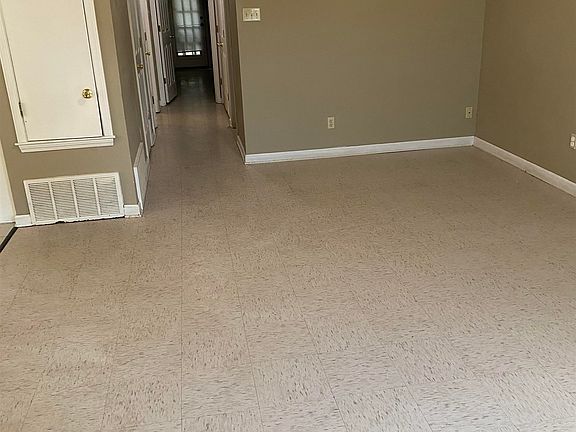 4th image of 6738 Whitten Pine Dr