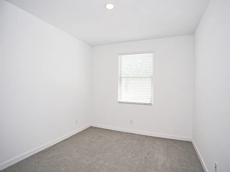 2250 E Kelly Dr — Photo 13