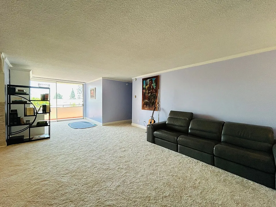 10725 Ohio Ave #301
