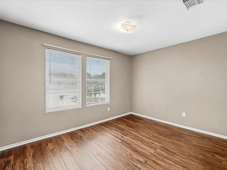 504 Leaf Cluster Ct E — Photo 15