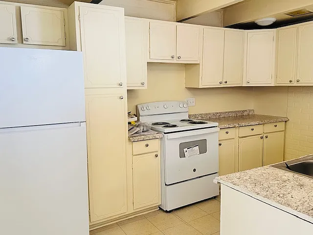 3 bed, 1.5 bath, 1232 sqft, $1,325 — Photo 4