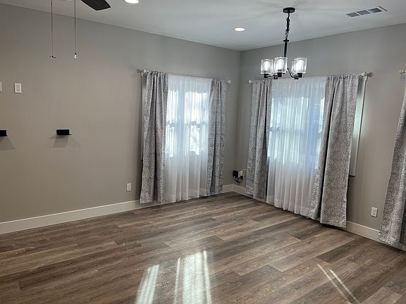 spacious living room/ dining area