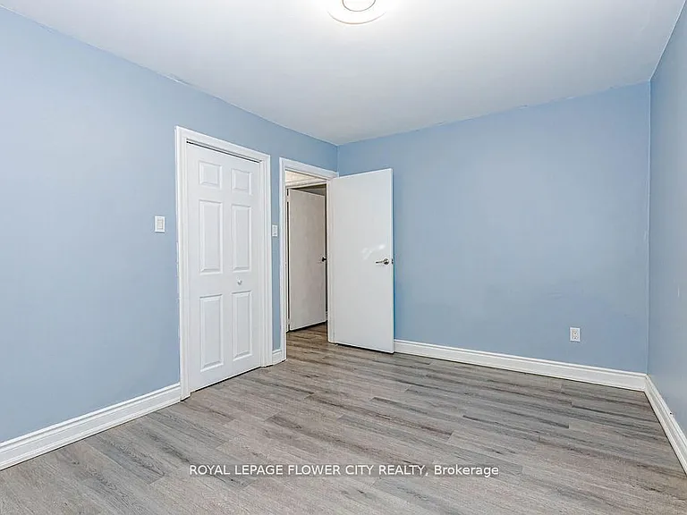 37 Warwick Rd — Photo 22