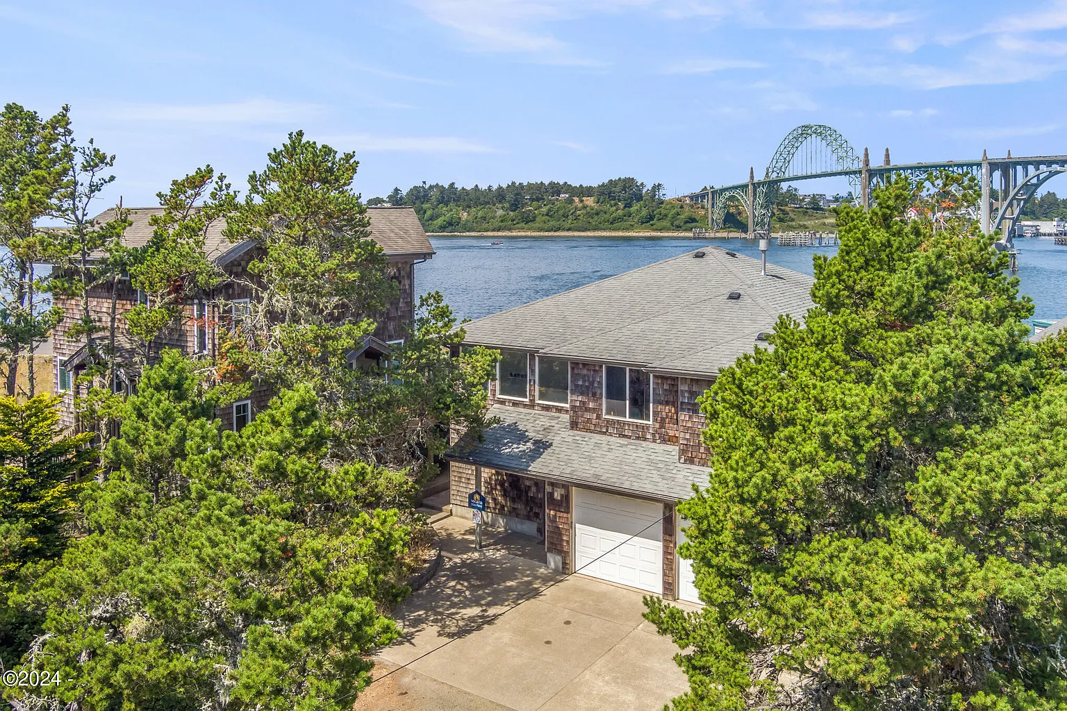 242 SW 27th St photo 1