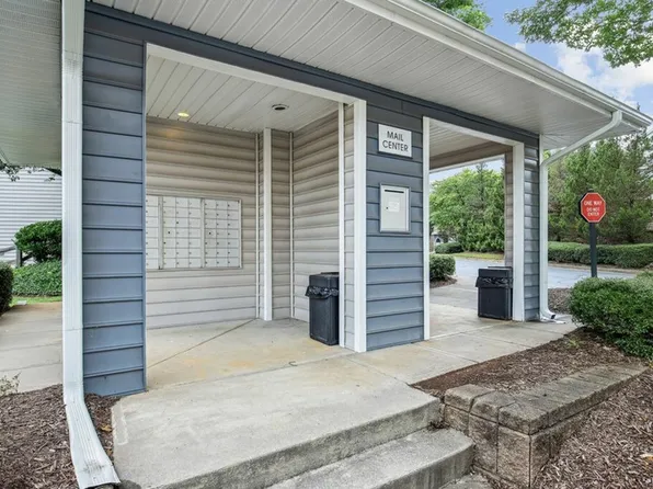 Halston Shiloh Valley Apartments