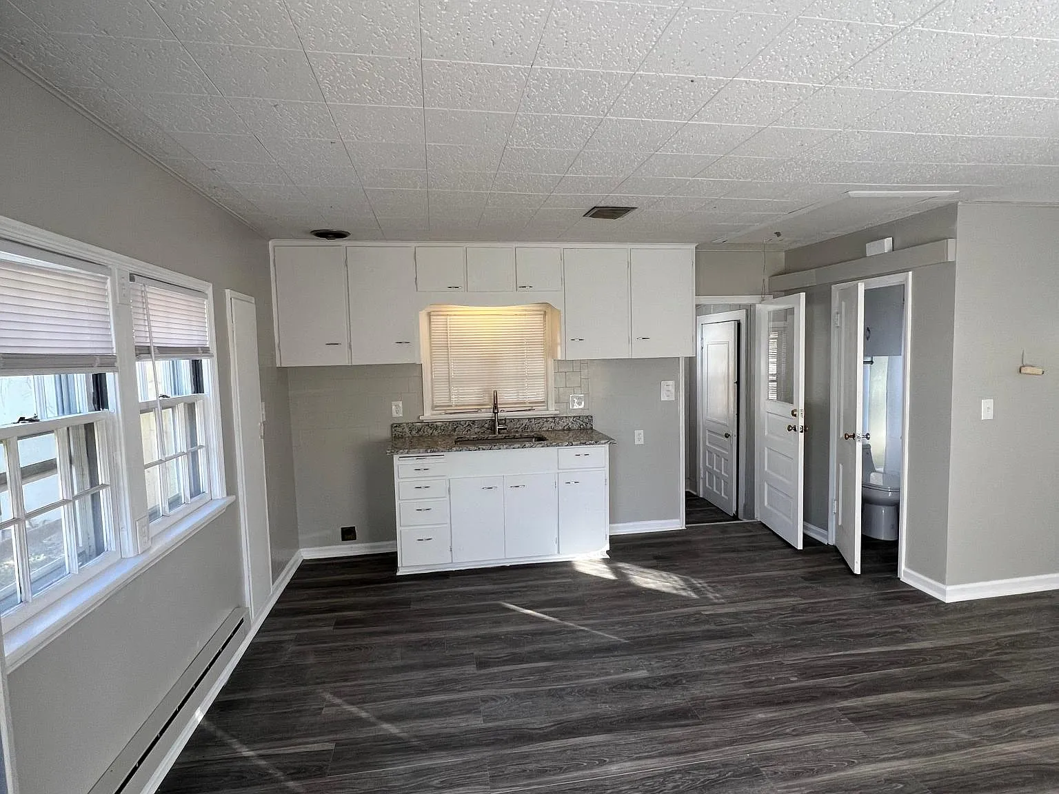 Parkview Dr, Madison — Photo 2