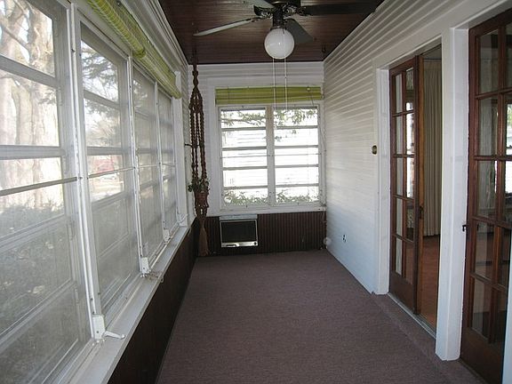 5th image of 410 Blaine St