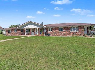 151 W Glenbrook Dr, Pulaski, WI 54162
