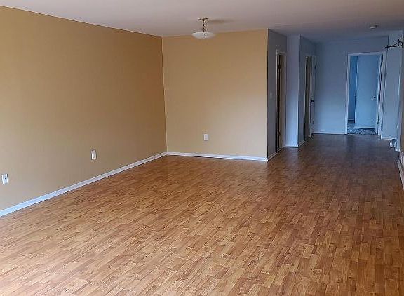 5th image of 15 Barclay Ct