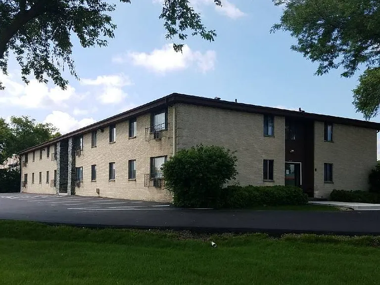 Heritage Apartments — Photo 40