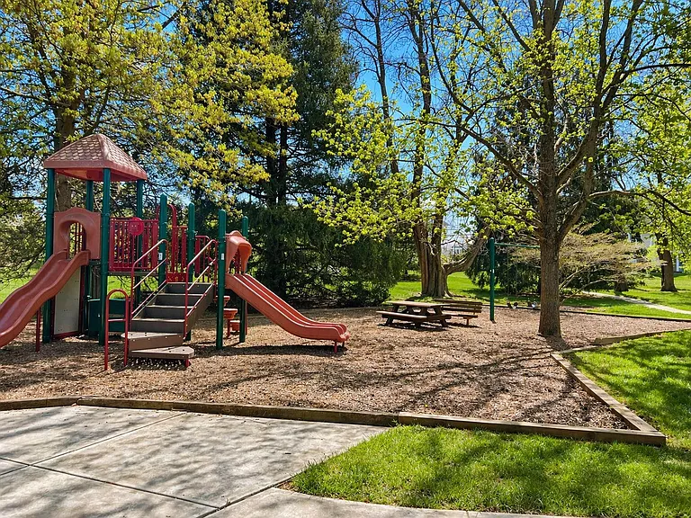 132 S Barrow Pl — Photo 39