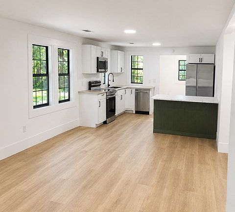 3rd image of 40 Abbey Ln