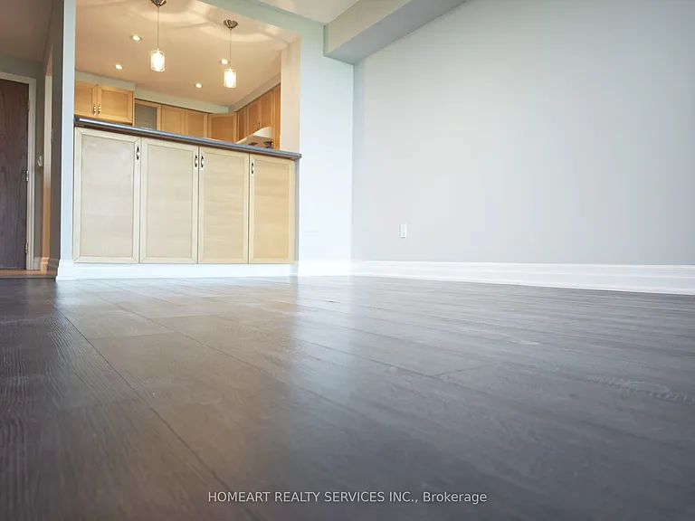 28 Pemberton Ave #1007 — Photo 4