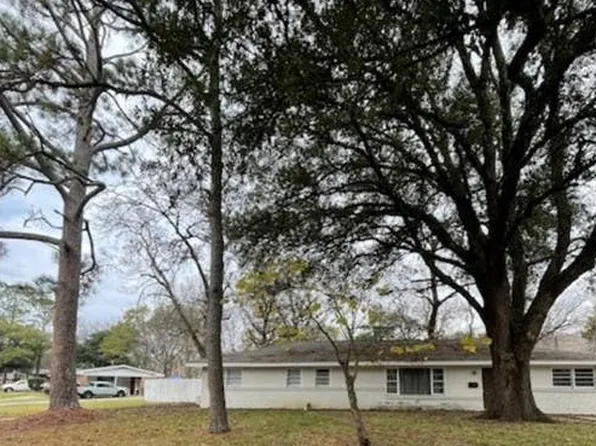 2210 Narrow Lane Rd, Montgomery, AL 36106