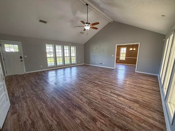 4th image of 385 Ginger Ln