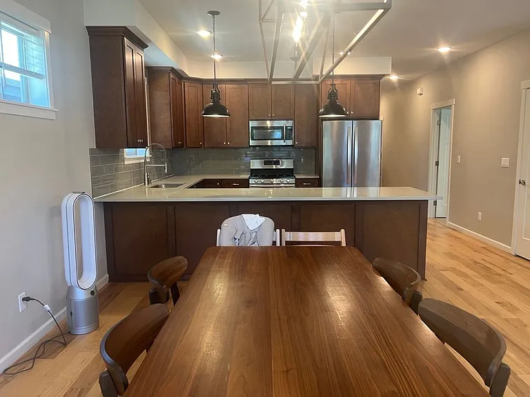 2206 Park View St NE — Photo 5