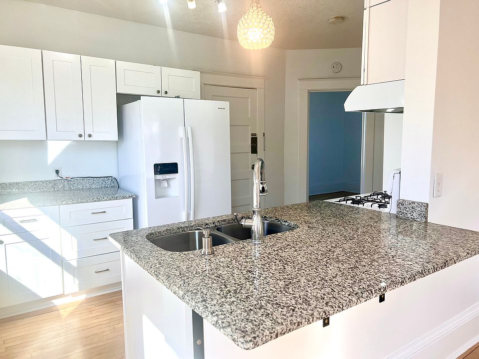Updated Spacious Kitchen