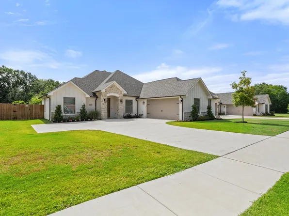 5300 Hollytree Dr, Tyler, TX 75703