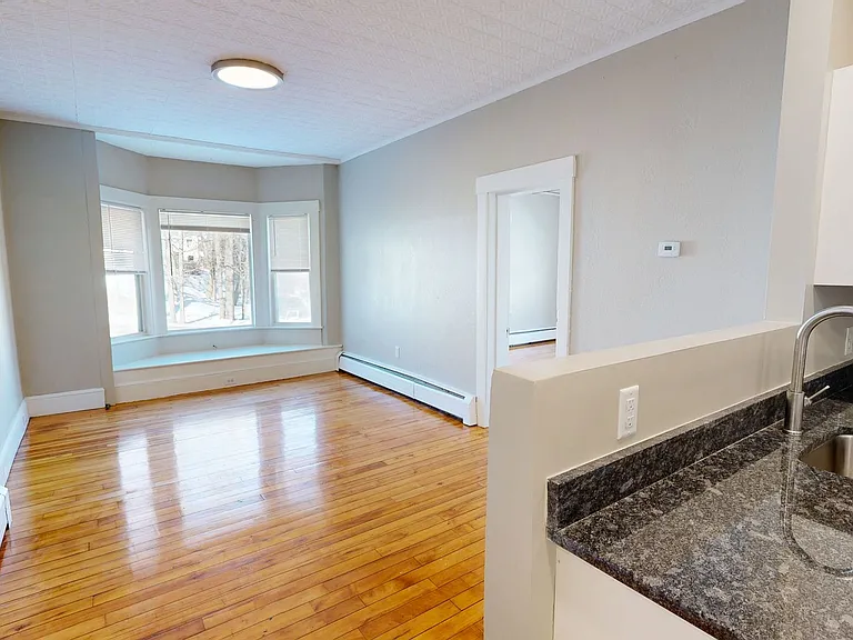 77 Union St — Photo 3