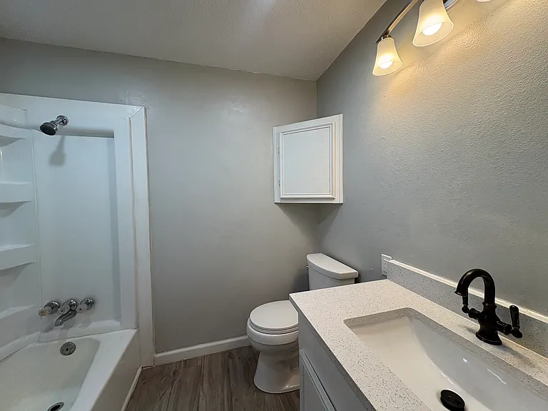 1006 Jordan Ave — Photo 10
