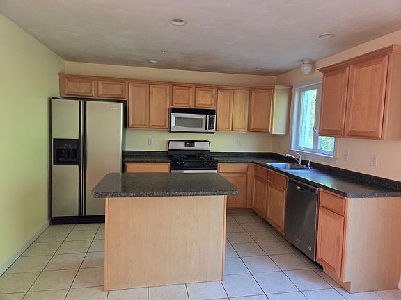 3rd image of 100 Nutting Rd Unit E2